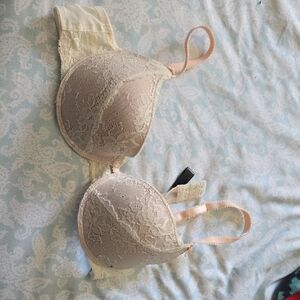 Victoria's Secret Lace Bra - Cream and Tan